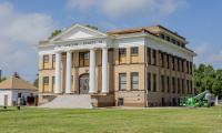 Lipscomb County courthouse May 2020.jpg