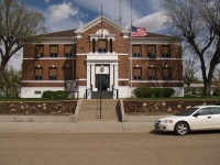 Golden Valley County Courthouse.jpg