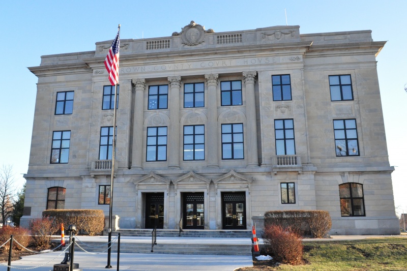 File:BrownCoKScourthouse.JPG